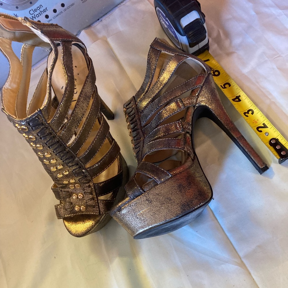 These are beautiful shiny gold worn once